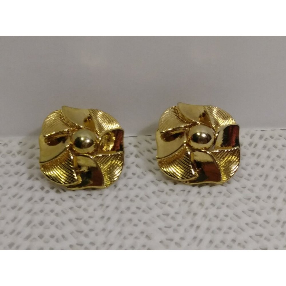 Vintage Monet Signed Swirl Floral Gold Toned Monet Earrings